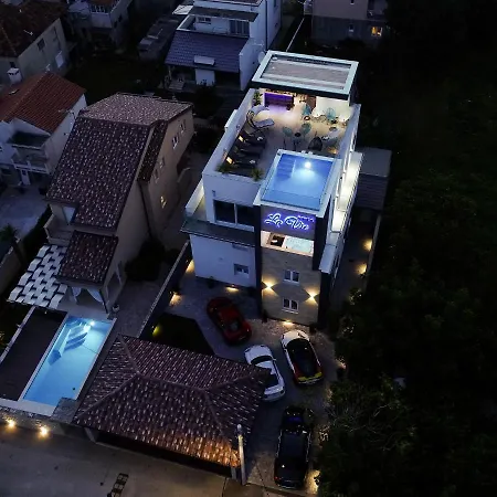 Guest house Luxury Lavie 4*