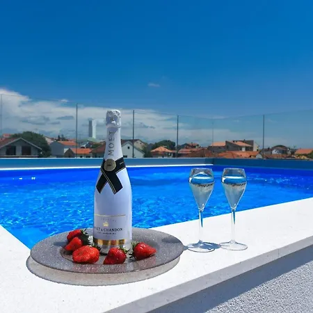 Guest house Luxury Lavie 4*