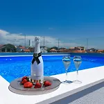 Gostinjska kuća Luxury Lavie 4*