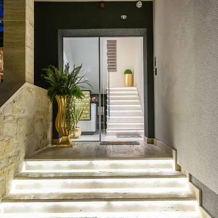 Luxury Lavie Penzion 4*